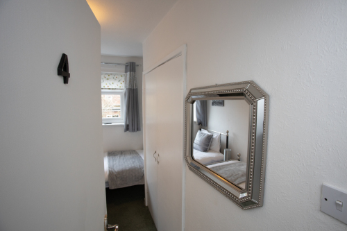 Single Beds - Bedroom 4