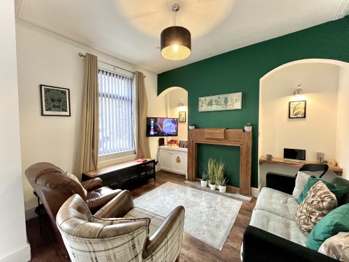 Lounge - Comfortable and stylish, ideal for laughter and cherished conversations.