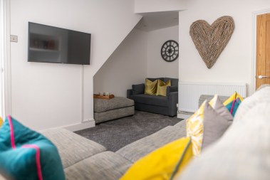 Separate living room/lounge 