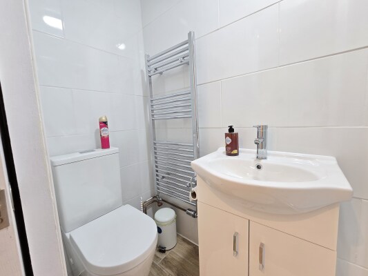 Room 1 bathroom 