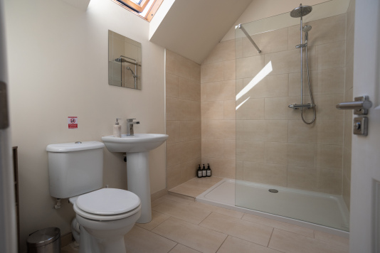 Bedroom 2 En-Suite with Shower