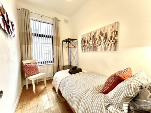 Bedroom 3 - Single bed for serene, uninterrupted nightly rest