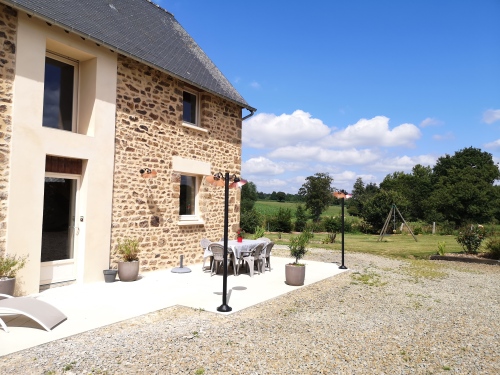 terrasse, salon de jardin, barbecue 