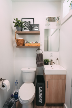 Bathroom Toilet, Sink and Shelves -Nova Cottage