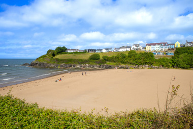 Aberporth Beach showing Golwgfor 