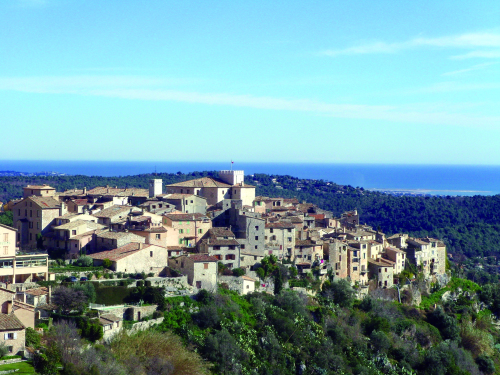 Un fabuleux village Médiéval avec vue mer