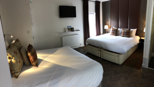 Room 4 - Superking Family - NO PETS - Ensuite with Breakfast
