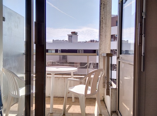 balcon coté jardin, sans vis à vis et ensoleillé