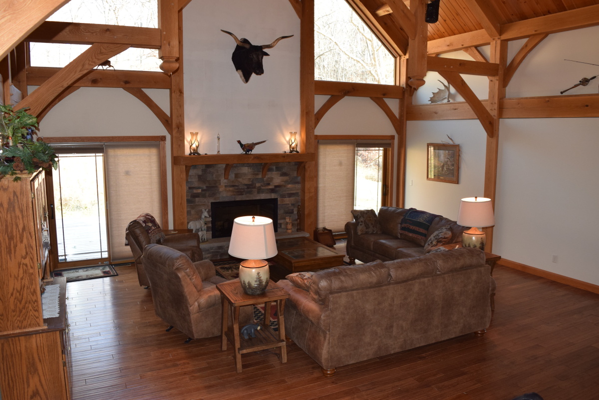 Lodge At Diamond B Ranch - Hocking Hills Lodges