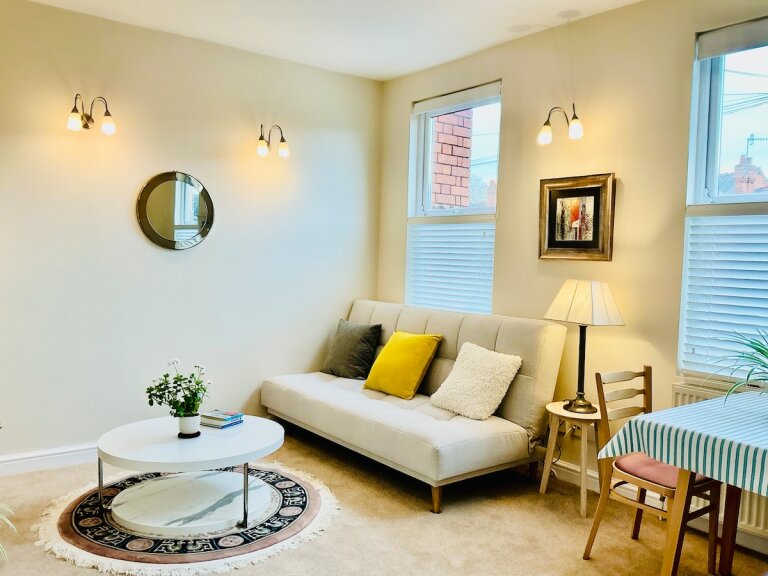 Evesham Place Apartment | Central & Free Parking