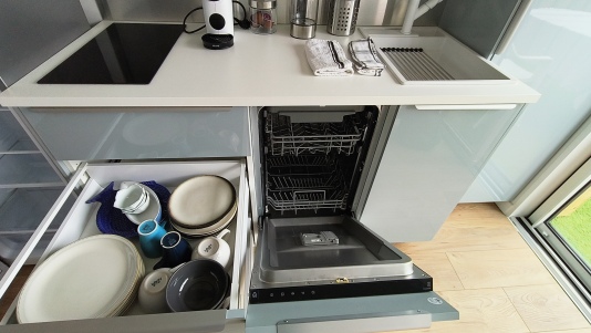 Equipement complet et lave vaisselle