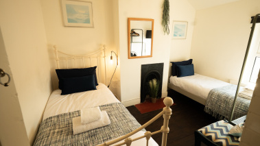 Singles Room x 2 beds