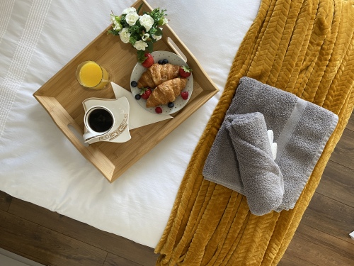 SRK Serviced Accommodation - Enjoy breakfast in your own comfort
