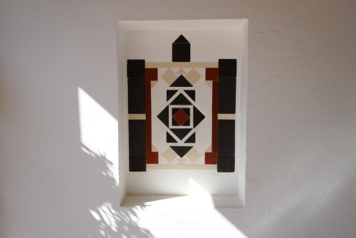 Decorative niche on terrace