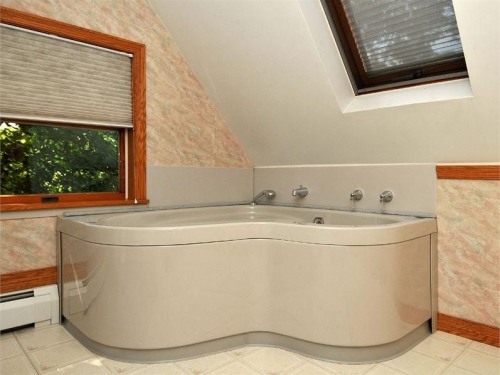 Victorian Loft B&B - Loft Suite Bath with Double-Whirlpool