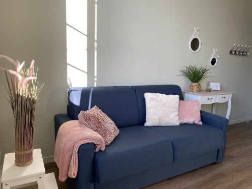 salon avec canapé confortable