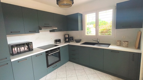 cuisine équipée accès terrasse