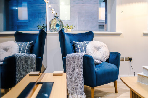 Stylish 2-Bed 2-Bath Apartment in Newly Renovated Victorian Building – Prime Leeds City Centre near Station