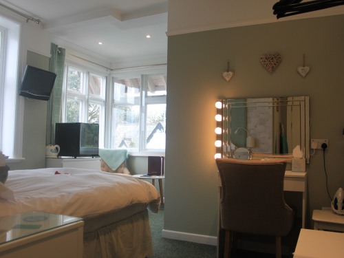 Double room-Standard-Ensuite with Shower-Street View - Breakfast Included