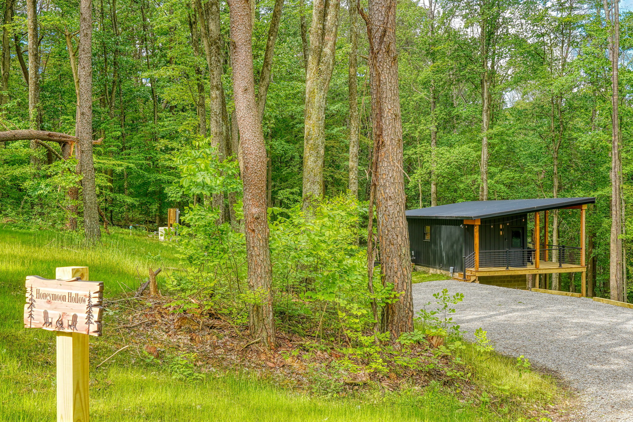 Honeymoon Hollow | Photo 47