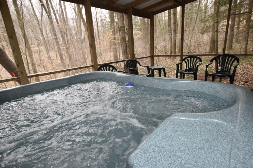Private Hot Tub with screened in porch