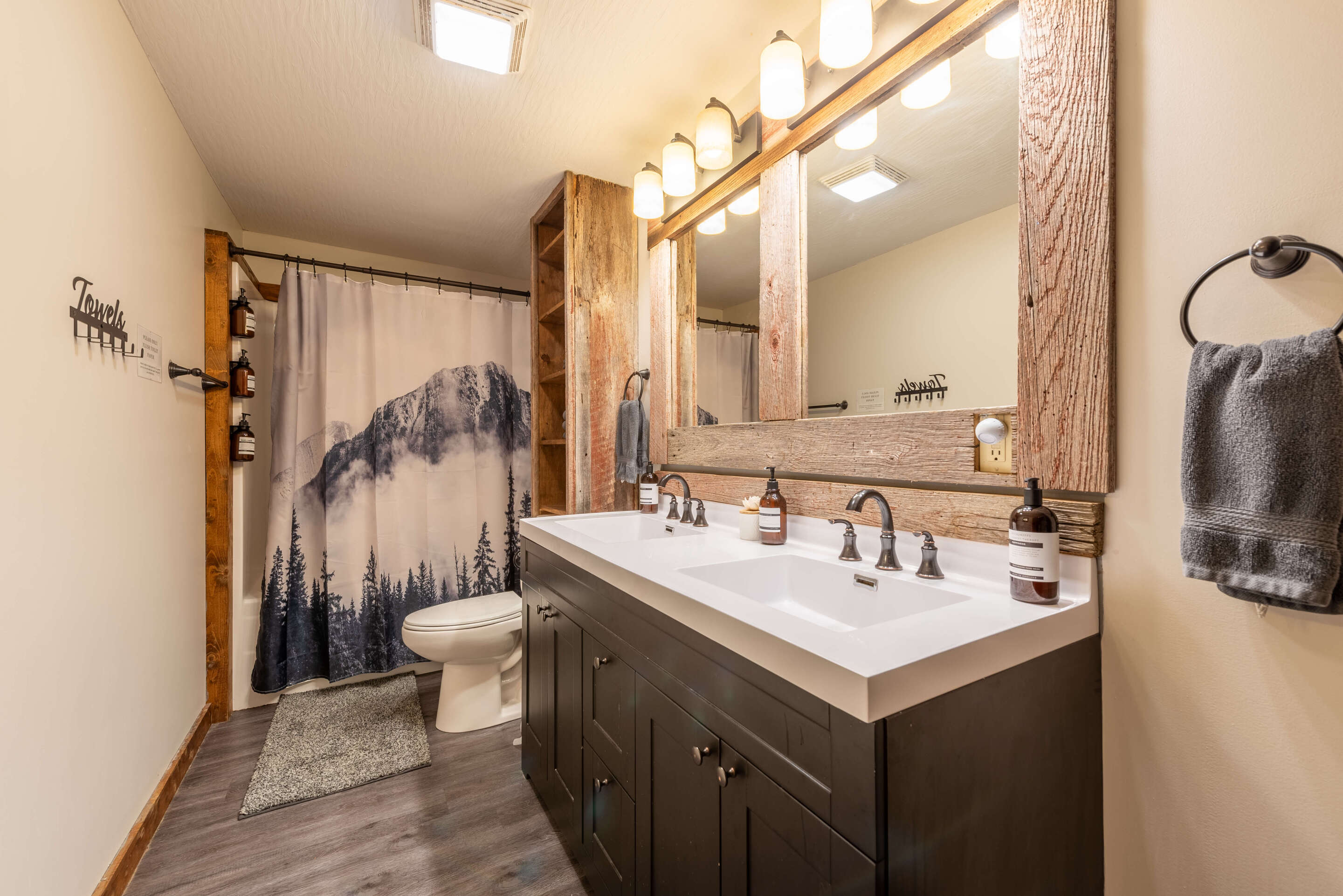 Majestic Lodge | Photo 39