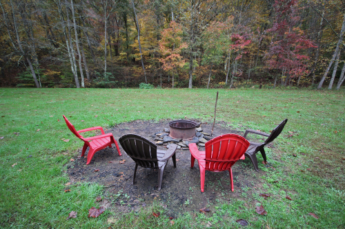 Seating around firepit