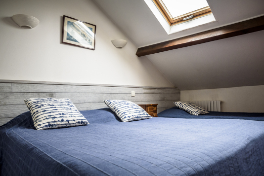 Chambre secondaire (1 lit double + 1 lit simple)