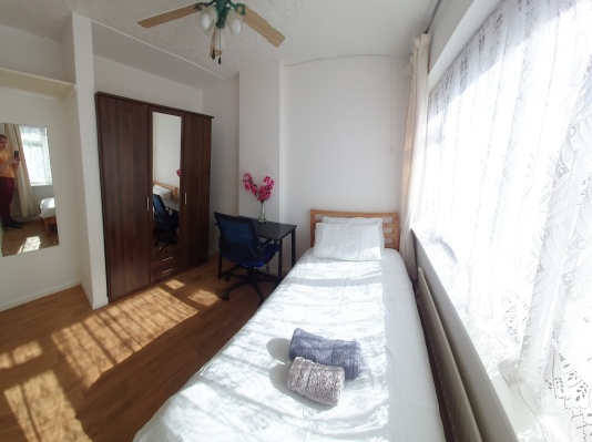 Double bedroom 101-4