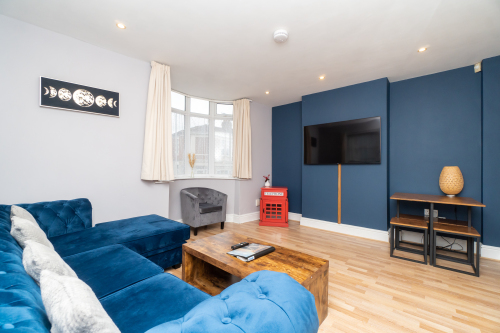 Spacious 2 Bed Southville flat near Harbourside - 
