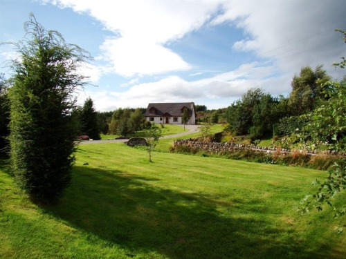 Binnilidh Mhor B&B Local to Loch Ness and Fort Augustus and on the road to the Isle of Skye