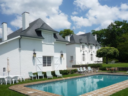 Clos Mirabel Self Catering - The Clos Mirabel Estate with shared seasonal pool