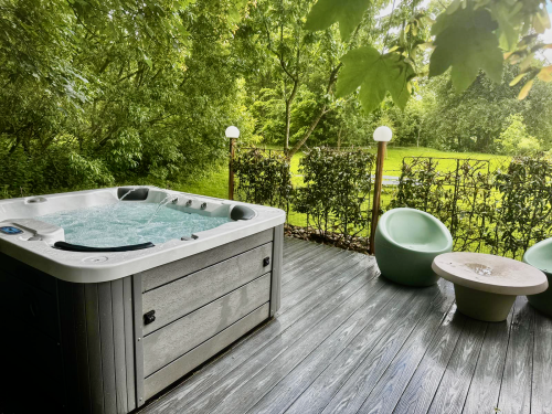 Hot tub