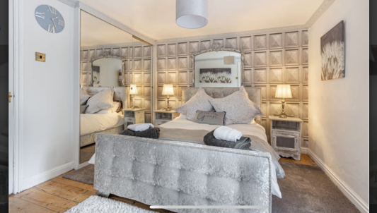 First Floor Bedroom with Queen Size Bed