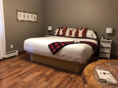 No. 5 (au deuxième étage)-King-Superior-Ensuite-Woodland view - Tarif de base