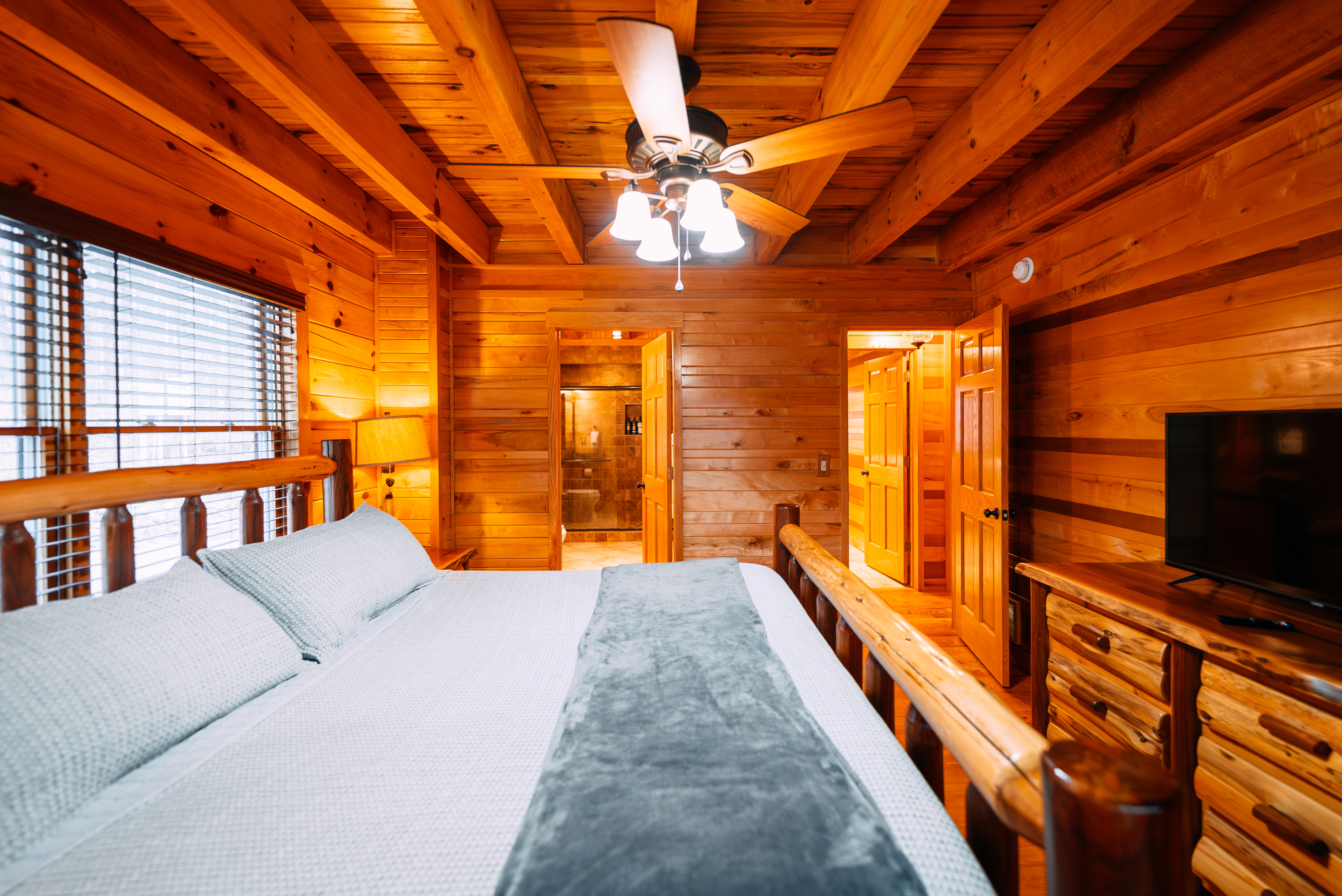 Gray Wolf Lodge | Photo 20