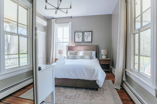 Suite 1-Queen-Private Bathroom - Base Rate