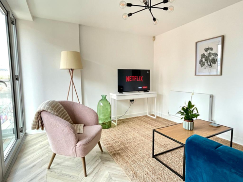 Central Shoreditch Flat By Boxpark & Spitalfields Market - Living room - Netflix