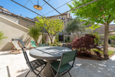 La table à l'ombre du Gingko