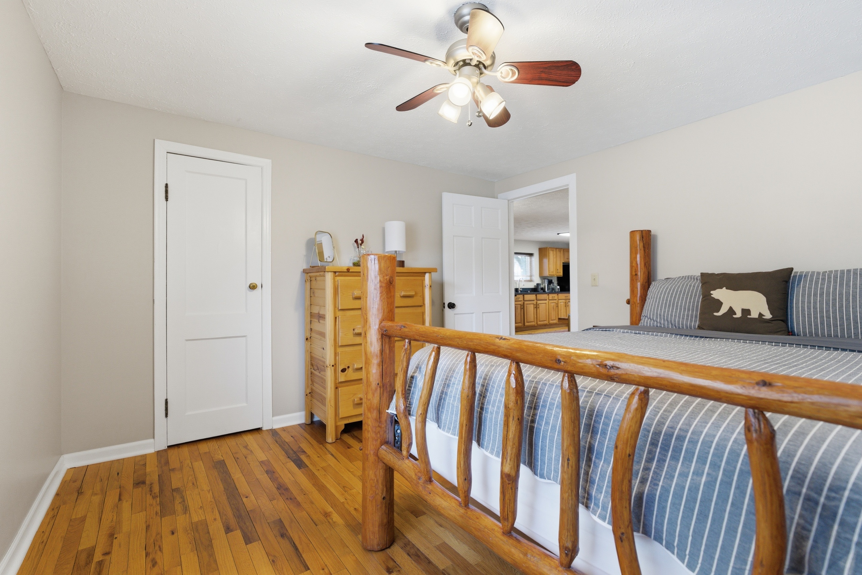 Honeysuckle Creekside Cabin | Photo 35