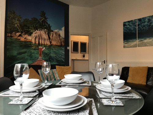Open Plan Dining / Lounge area