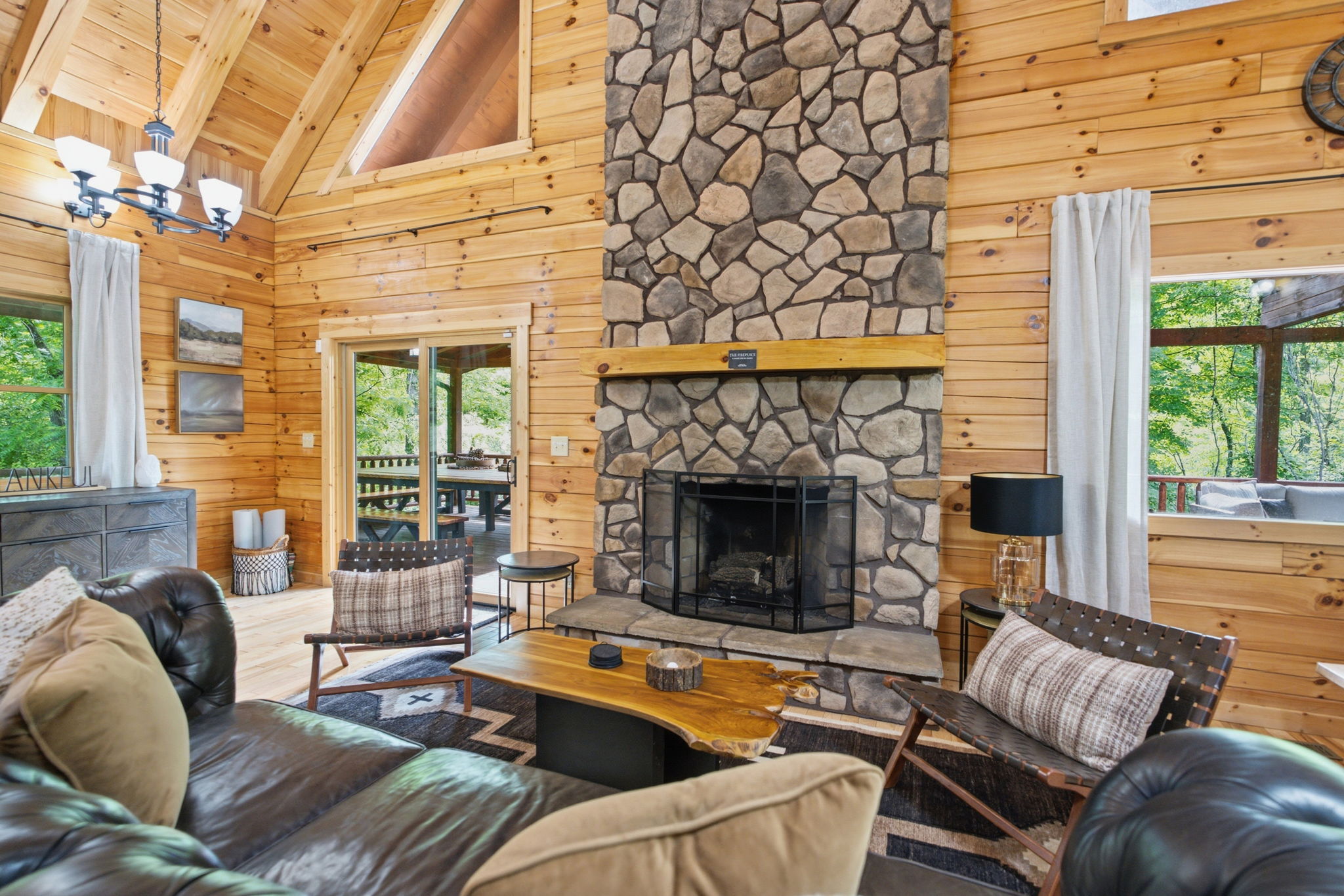 Firefly Hollow Lodge | Photo 9