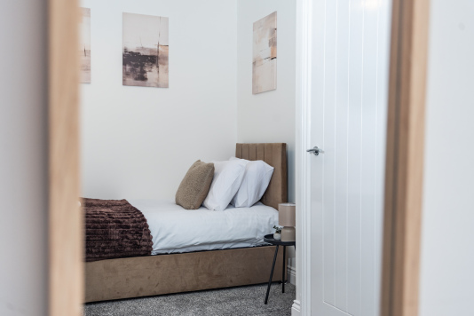 Well-presented single room perfect for a calm, restful sleep.