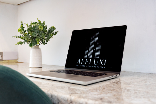 Separate office room with ample space for working from home, ideal for professionals and contractors to catch up after a busy day.