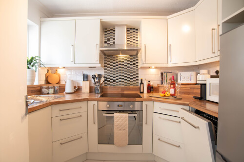 Fully Fitted Kitchen