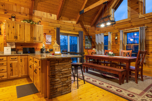 The table seats a minimum of 8 guests.
