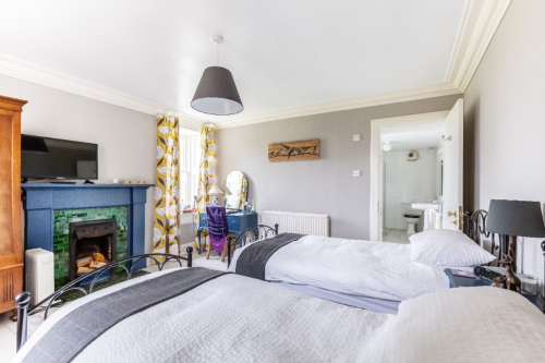 Iona Suite Bedroom (As twin)