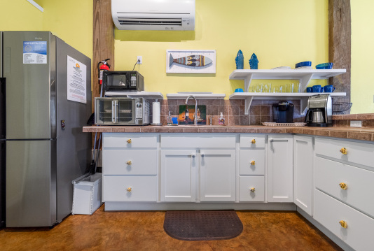 Full size fridge, convection oven can fit up to 16