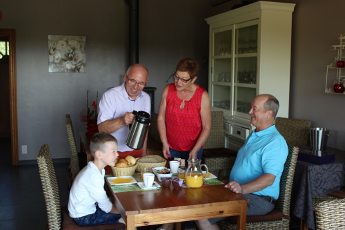 Petit-déjeuner local, B&B Chanteloup, Halleux-La Roche-en-Ardenne