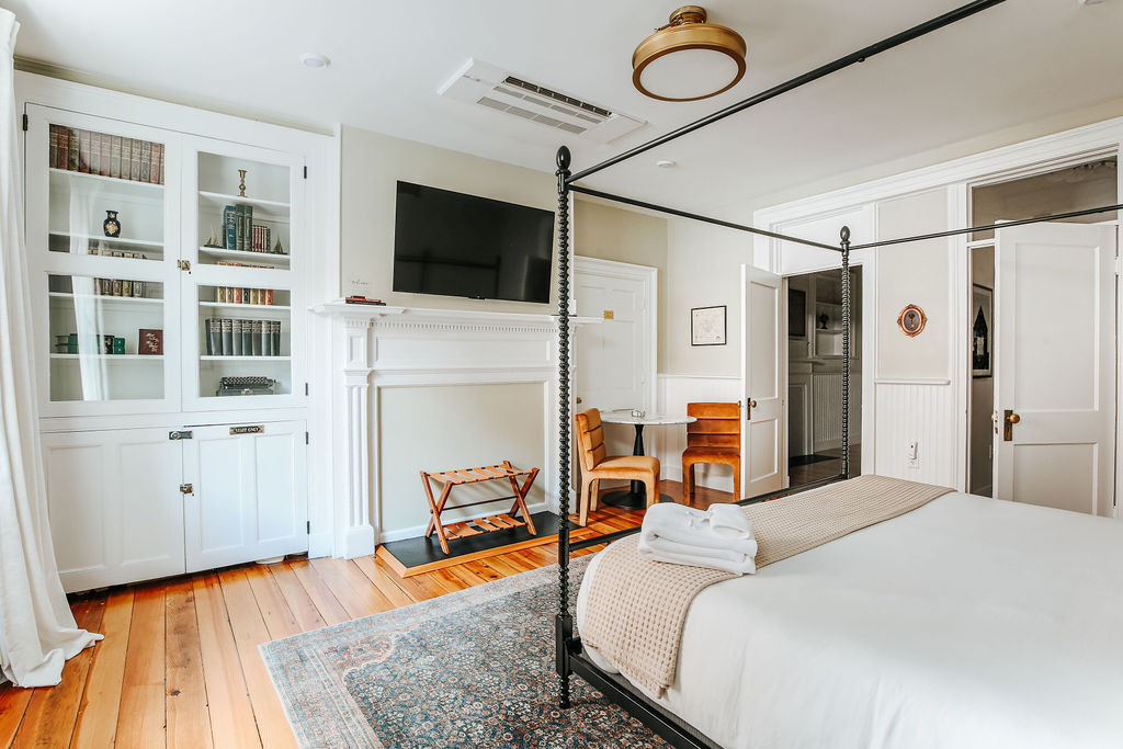 Suite 5-Suite-Signature-Private Bathroom